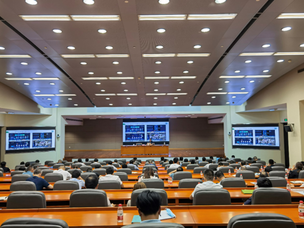 園區(qū)開展 SIP E企學(xué)堂”建筑樓宇節(jié)能培訓(xùn) 黃晨東董事長(zhǎng)應(yīng)邀參加講座